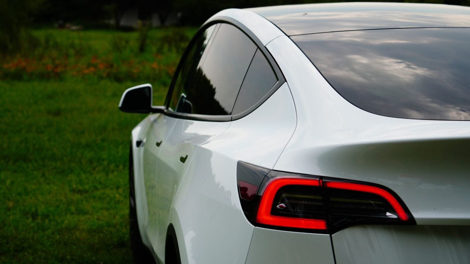 Tesla, aggiornamenti per Model S e X