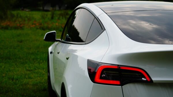 Tesla, aggiornamenti per Model S e X