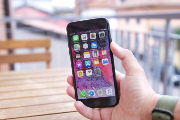 iPhone SE, si è trasformato in un telefono di Windows