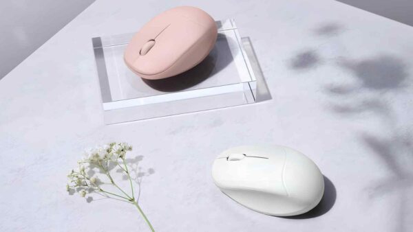 Asus Fragrance Mouse unisce tecnologia e aromaterapia con un diffusore di profumi integrato, offrendo un'esperienza sensoriale unica.