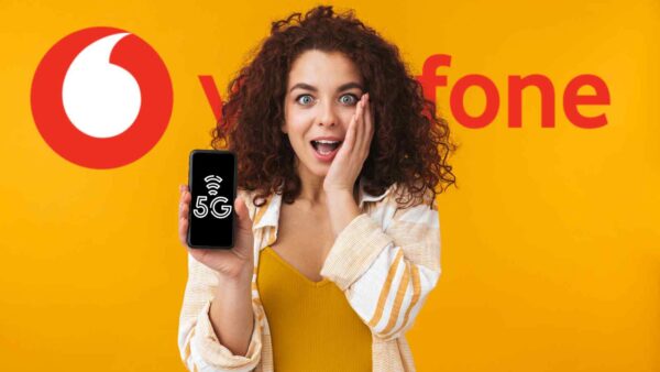 Vodafone offre una SIM con dati illimitati in 5G a 9,99€ al mese per chi ha già una linea fissa, con attivazione a 4,99€.