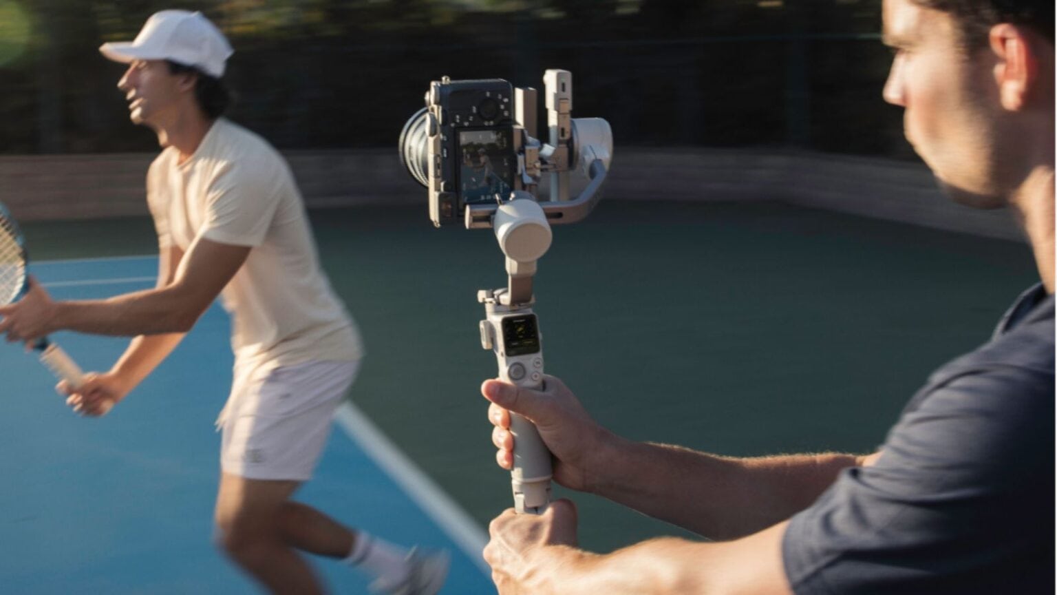 DJI RS4 Mini: il nuovo stabilizzatore compatto per smartphone e fotocamere