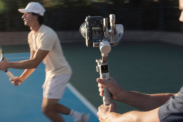 DJI RS4 Mini: il nuovo stabilizzatore compatto per smartphone e fotocamere