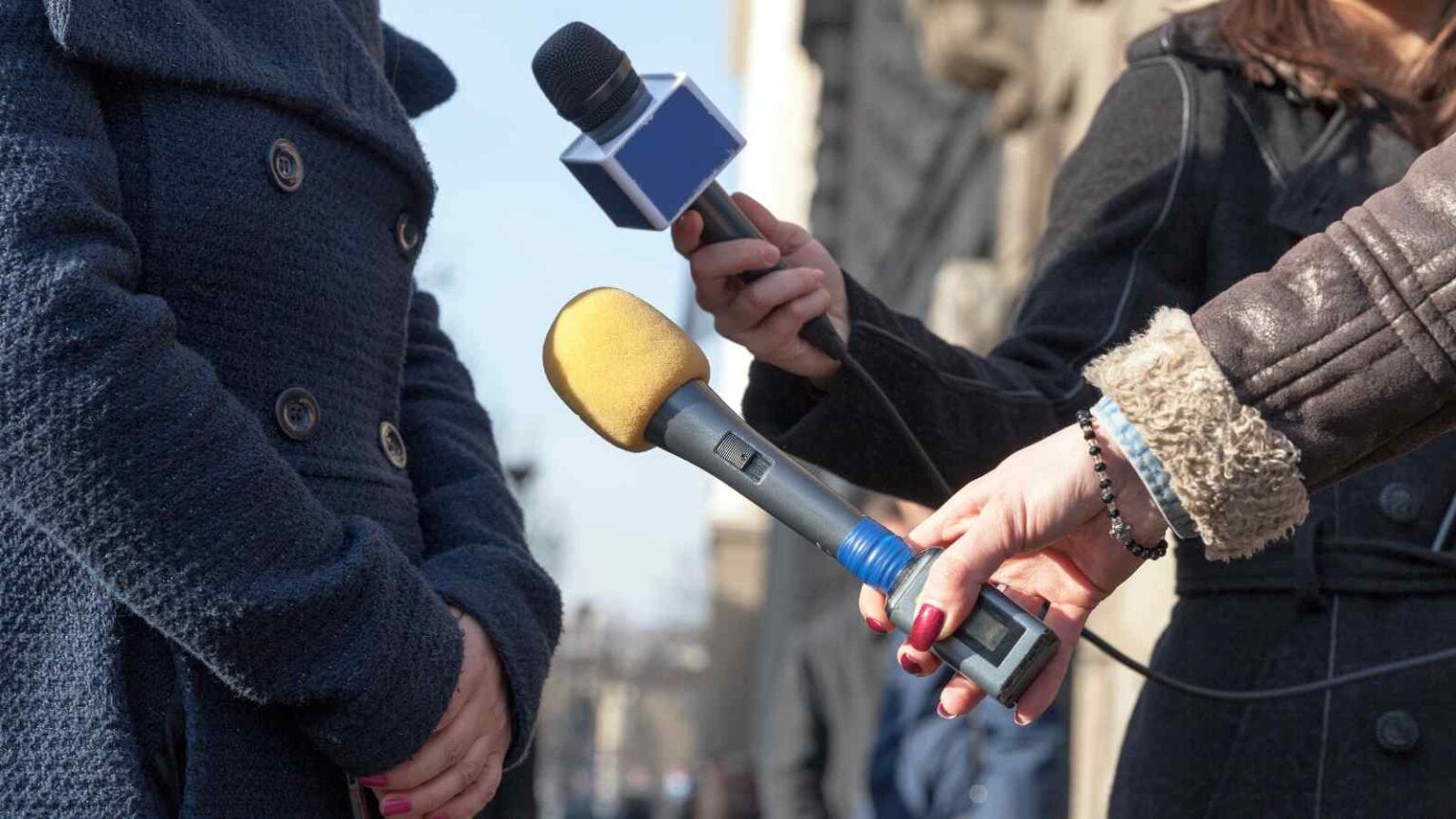 Il New York Times integra l'AI per titoli, riassunti e codice, tra opportunità e timori dei giornalisti sulla creatività e l’accuratezza.