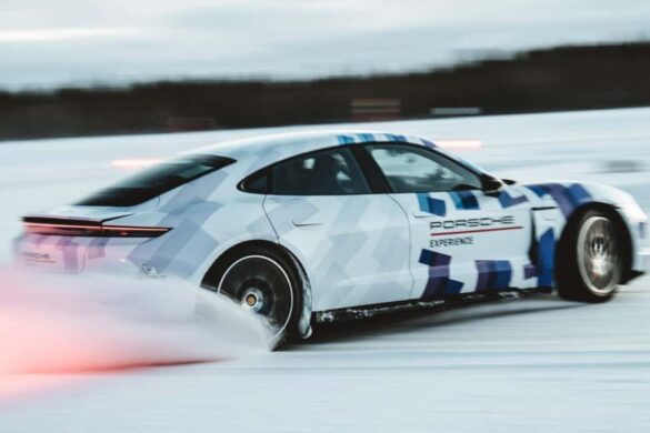Porsche Taycan: più lungo drift sul ghiaccio di un’elettrica