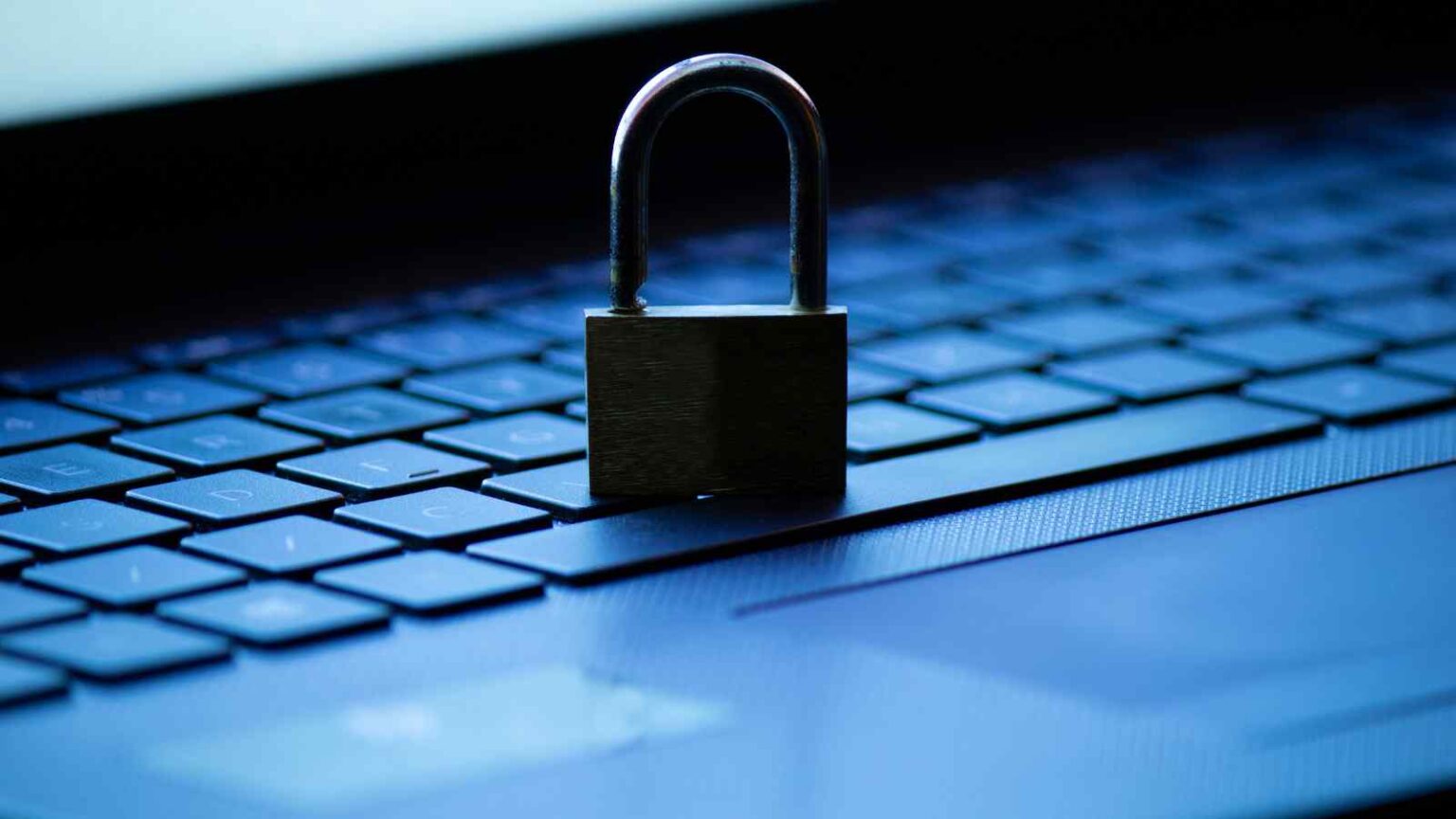 Sempre più aziende e governi bloccano DeepSeek per timori sulla sicurezza dei dati e possibili legami con il governo cinese.