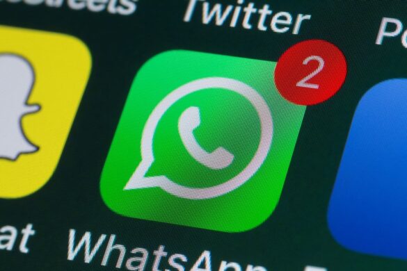 WhatsApp: i truffatori ingannano con una videochiamata