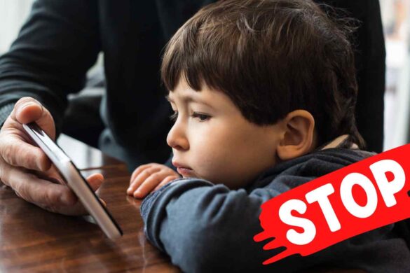Le scuole di Francia e UK contro la dipendenza da smartphone