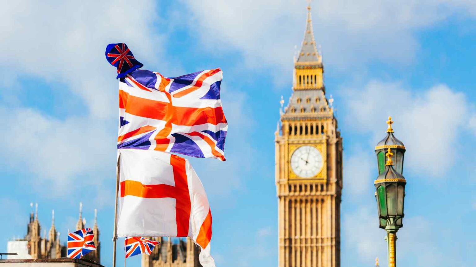 Apple si oppone alla richiesta del governo britannico di creare una backdoor nei backup iCloud, mettendo a rischio la privacy globale.