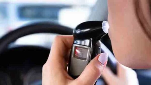 Alcolock ora obbligatorio in Italia: se hai bevuto, l'auto non parte