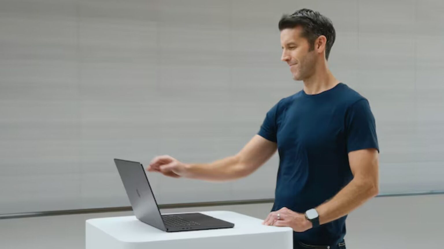 Apple: addio ad un colore amatissimo dei MacBook, ecco una nuova tonalità