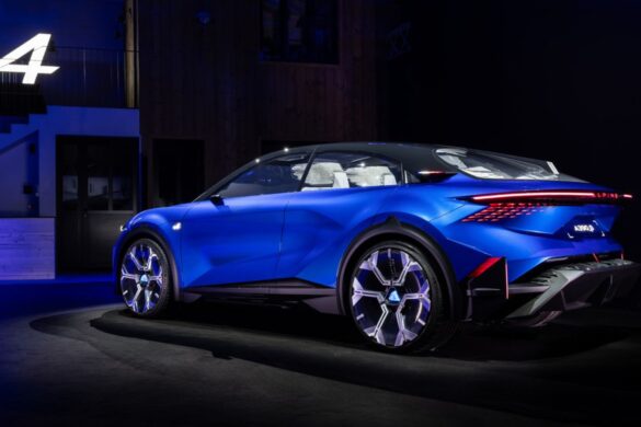 Alpine A310, intercettato un muletto dell’elettrica in fase di test