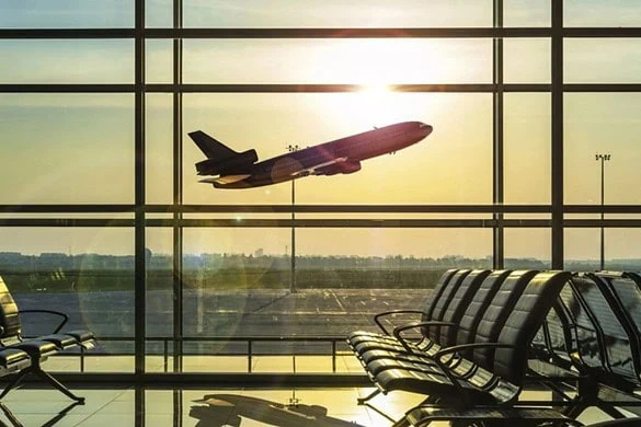 Cyberattacco ad alcuni aeroporti europei: disagi ancora in corso