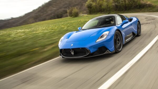 Maserati in crisi: gli investimenti sospesi minacciano il futuro del brand