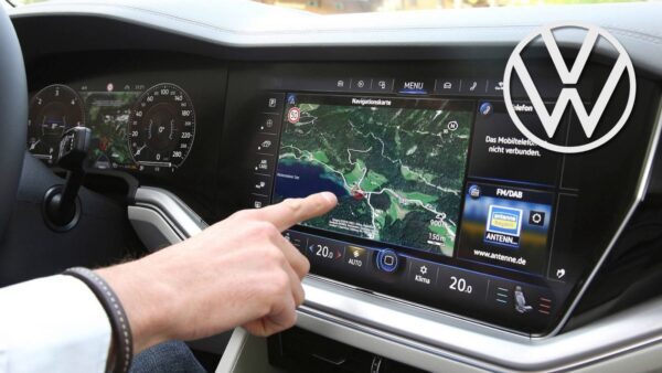 Volkswagen: addio agli schermi solo touch nelle auto