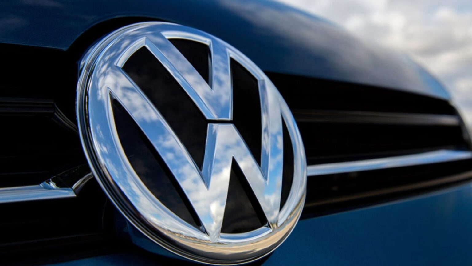 Volkswagen nel 2024: crescita tra le difficoltà, il futuro è elettrico