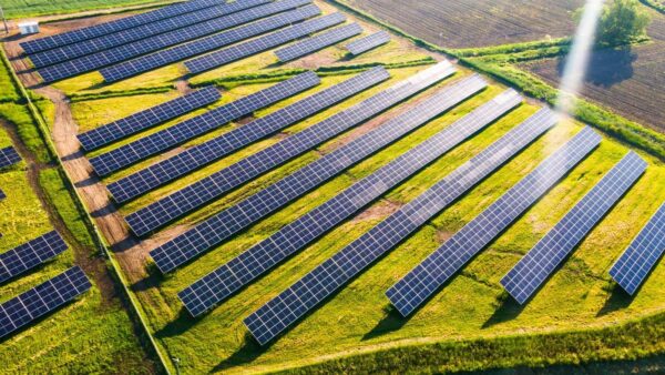 Energia solare: più efficienza grazie ai materiali ferroelettrici