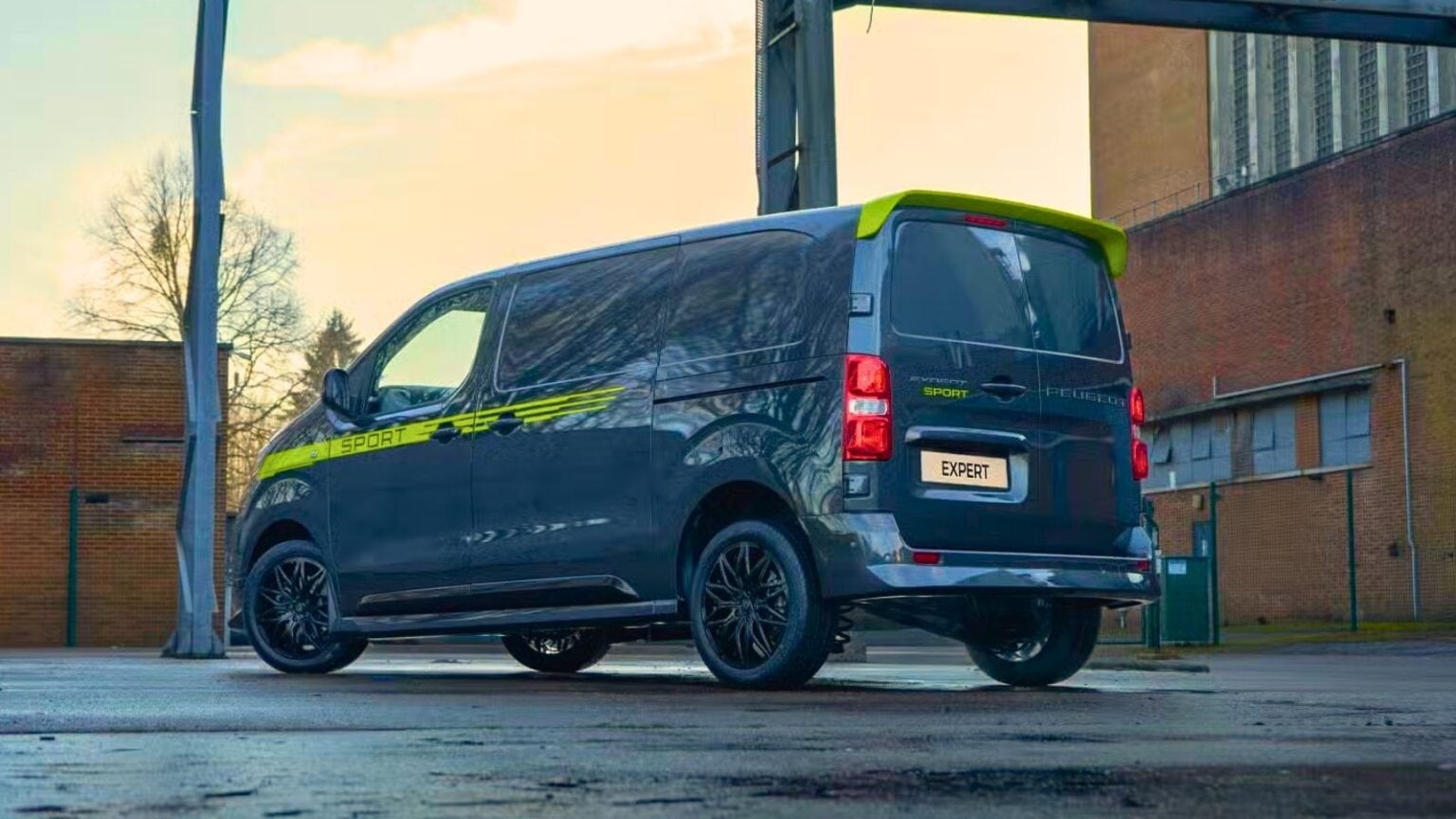 Peugeot Expert Sport: il van commerciale dall'anima sportiva