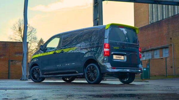 Peugeot Expert Sport: il van commerciale dall'anima sportiva