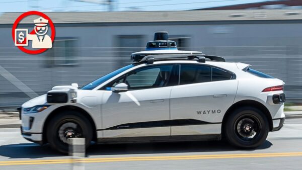 Robotaxi Waymo, dubbi sul loro funzionamento: numerose multe per divieto di sosta