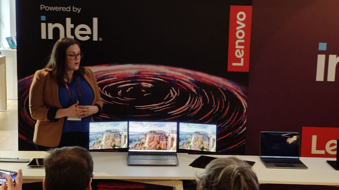 Lenovo MWC (22)