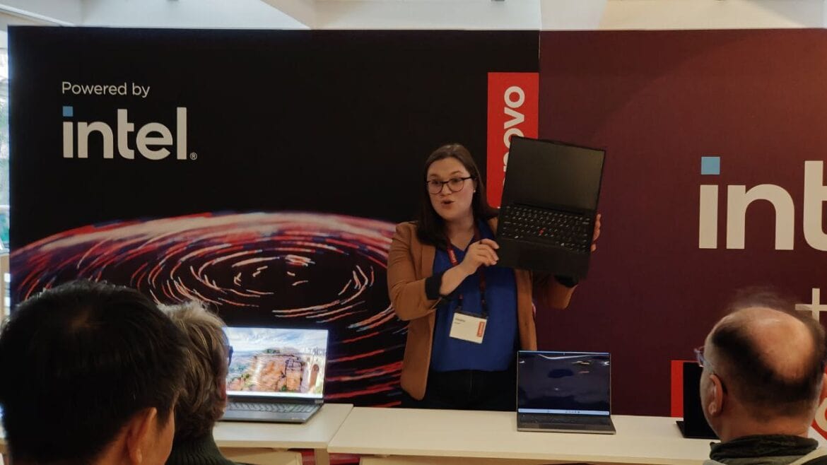 Lenovo MWC (28)