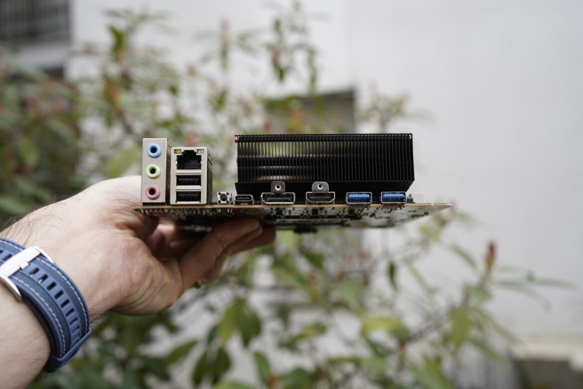 Minisforum BD795i SE (19)