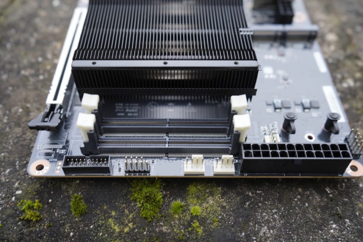 Minisforum BD795i SE (21)