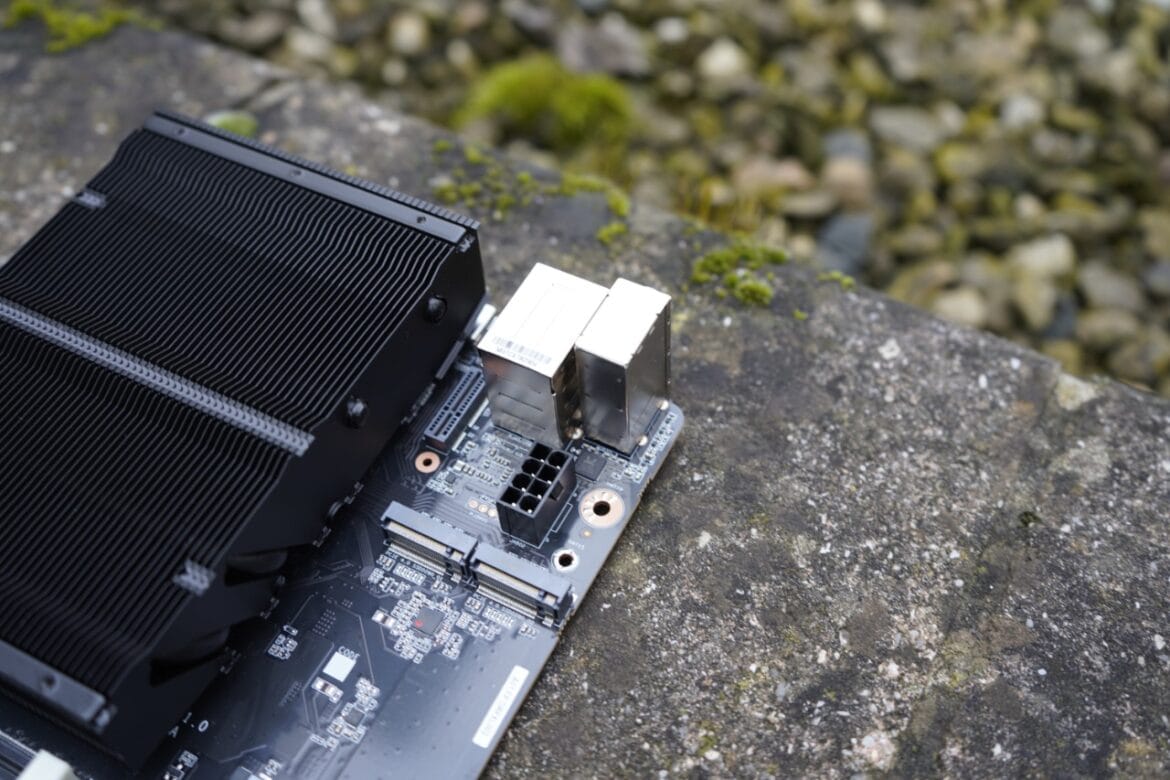 Minisforum BD795i SE (22)