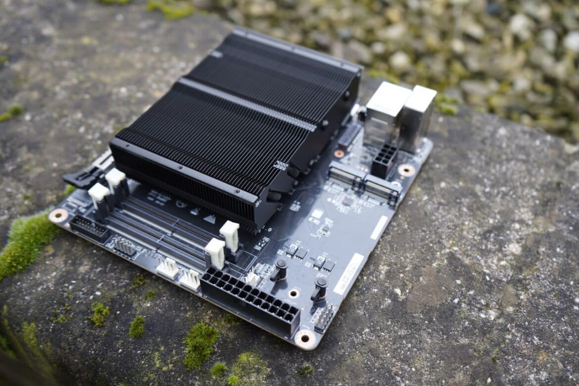 Minisforum BD795i SE (24)