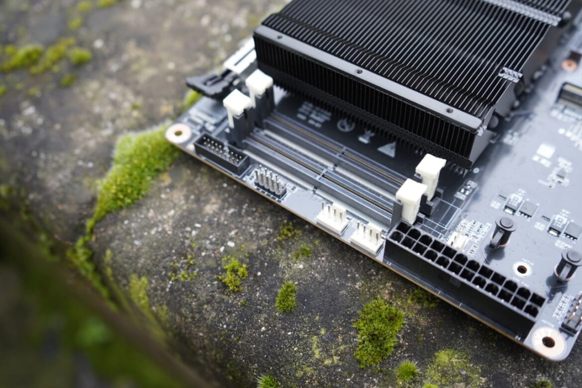 Minisforum BD795i SE (25)