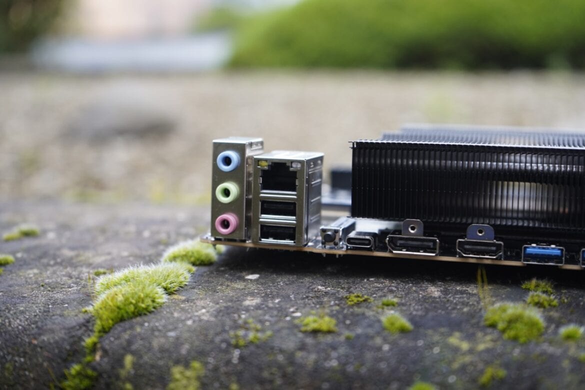 Minisforum BD795i SE (32)