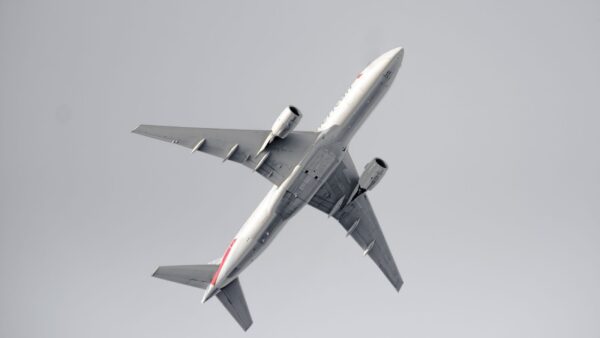 Air France, ritardo a causa di un cellulare