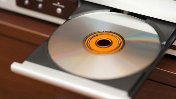 Warner Bros, DVD si stanno deteriorando