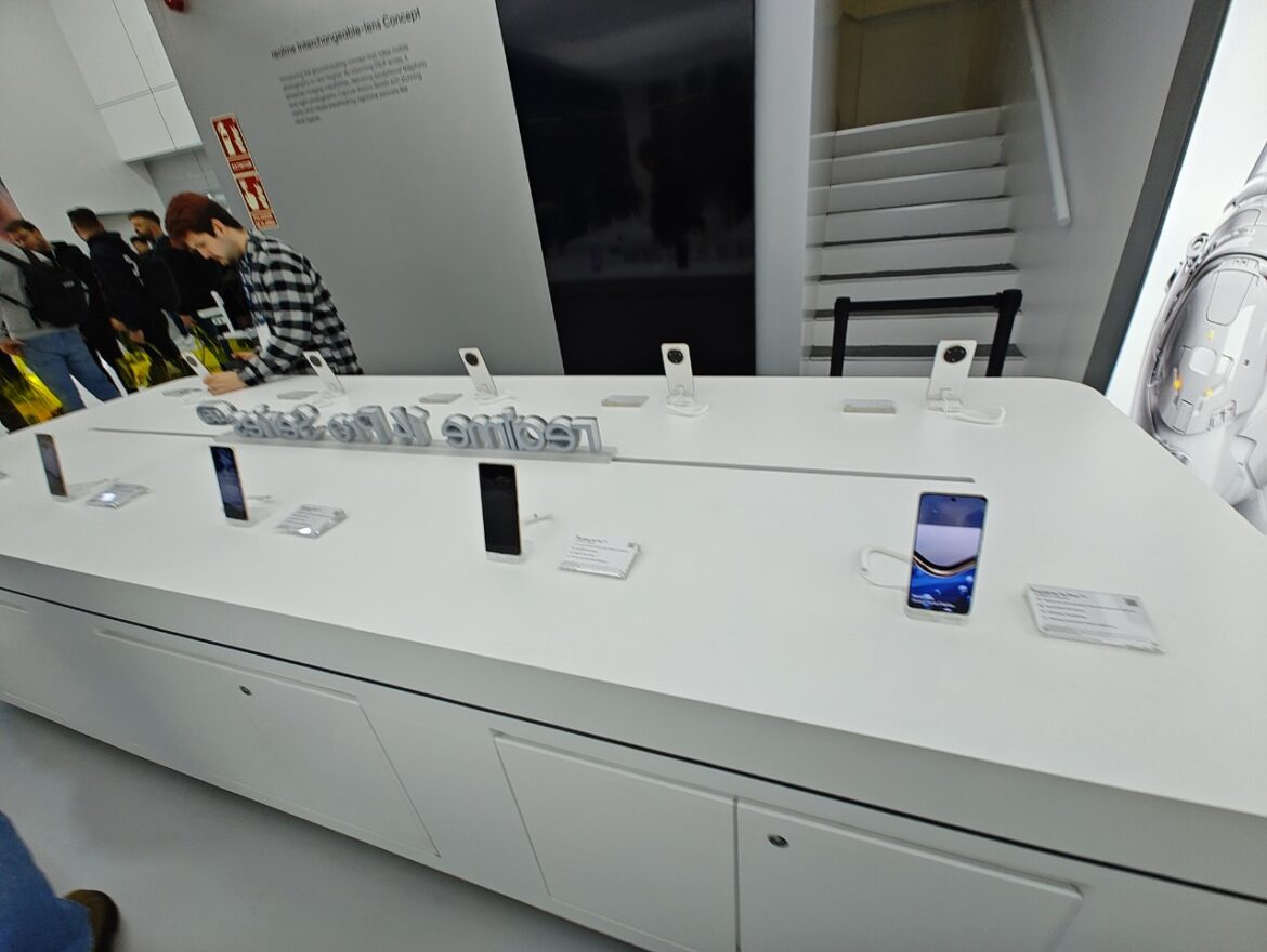 Realme MWC (28)