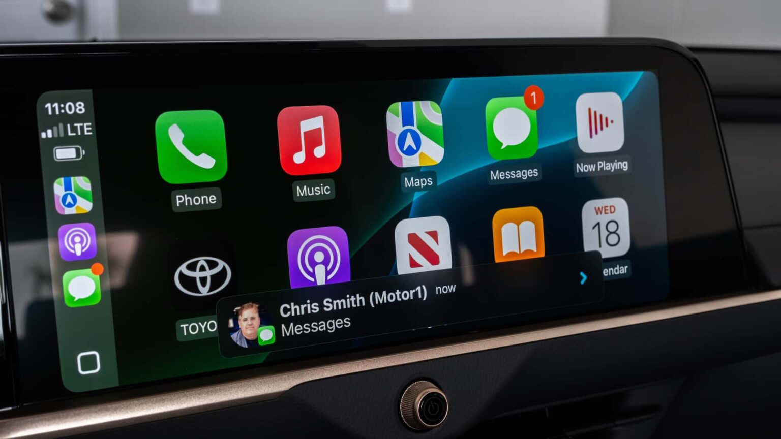 Apple CarPlay cambierà nettamente con iOS 18.4: sarà su tre righe