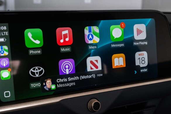 Apple CarPlay cambierà nettamente con iOS 18.4: sarà su tre righe