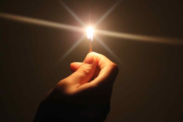 Dalla luce al supersolido: la nuova frontiera della materia