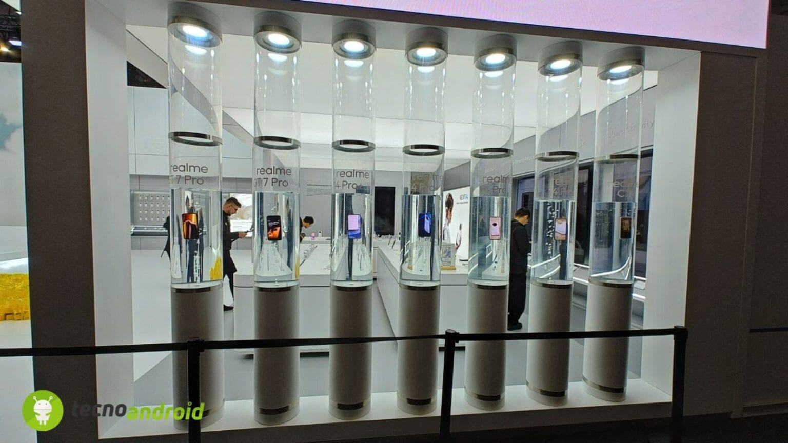 Realme: al MWC 2025 la Serie 14 Pro, la sua strategia e grandi innovazioni