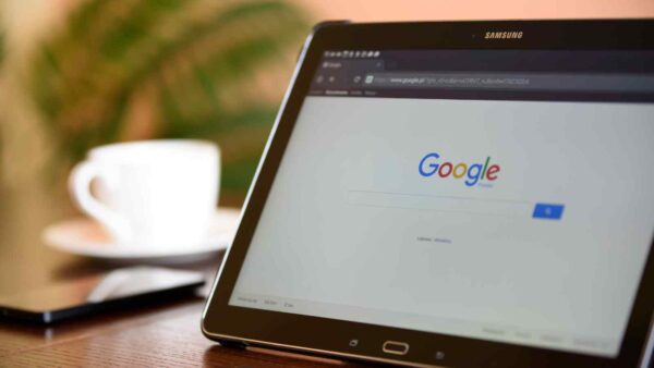 Google lotta contro lo smembramento richiesto dal governo Biden, puntando sulla sicurezza nazionale e cercando il supporto di Trump.