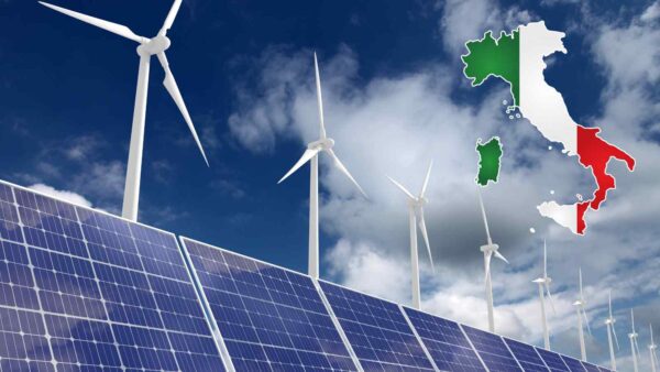 L'Italia può diventare 100% rinnovabile entro il 2040, ma con meno burocrazia e un mix intelligente di solare, eolico e accumulo energetico.
