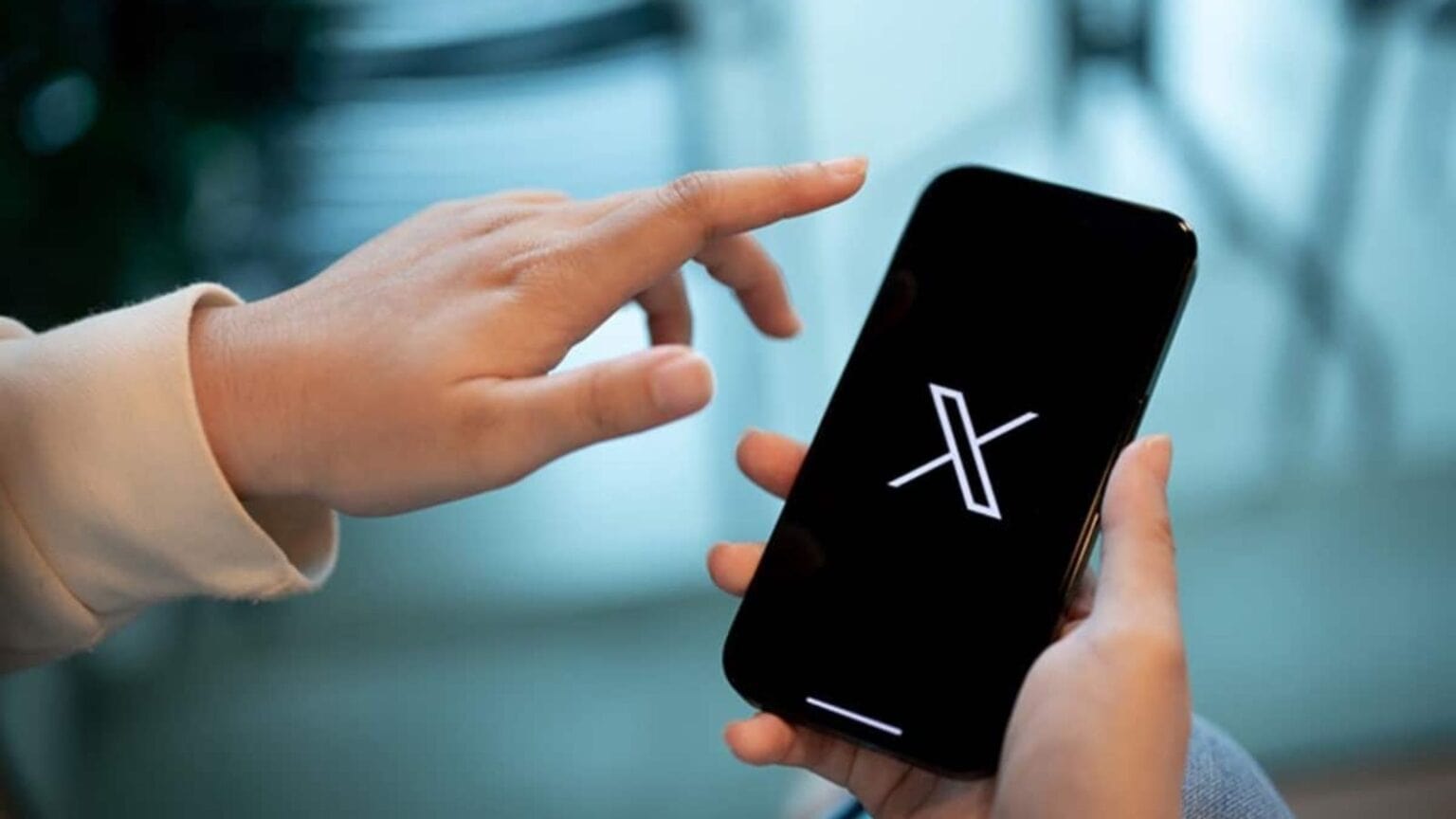 X: dati di 3 miliardi di utenti potrebbero essere finiti online, è allarme