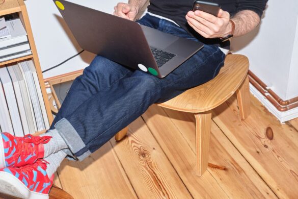 Lavorava in Italia con 13 stipendi ma si fingeva commesso: scatta la condanna