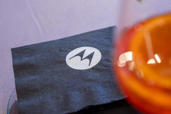 Motorola Moto Watch Fit e Moto Loop Earbuds finiscono sul web: le immagini