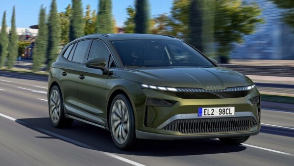 Skoda Enyaq 2025: l'elettrica si evolve con più autonomia e stile