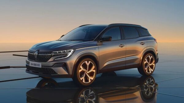 Renault Austral 2025: il restyling che cambia tutto