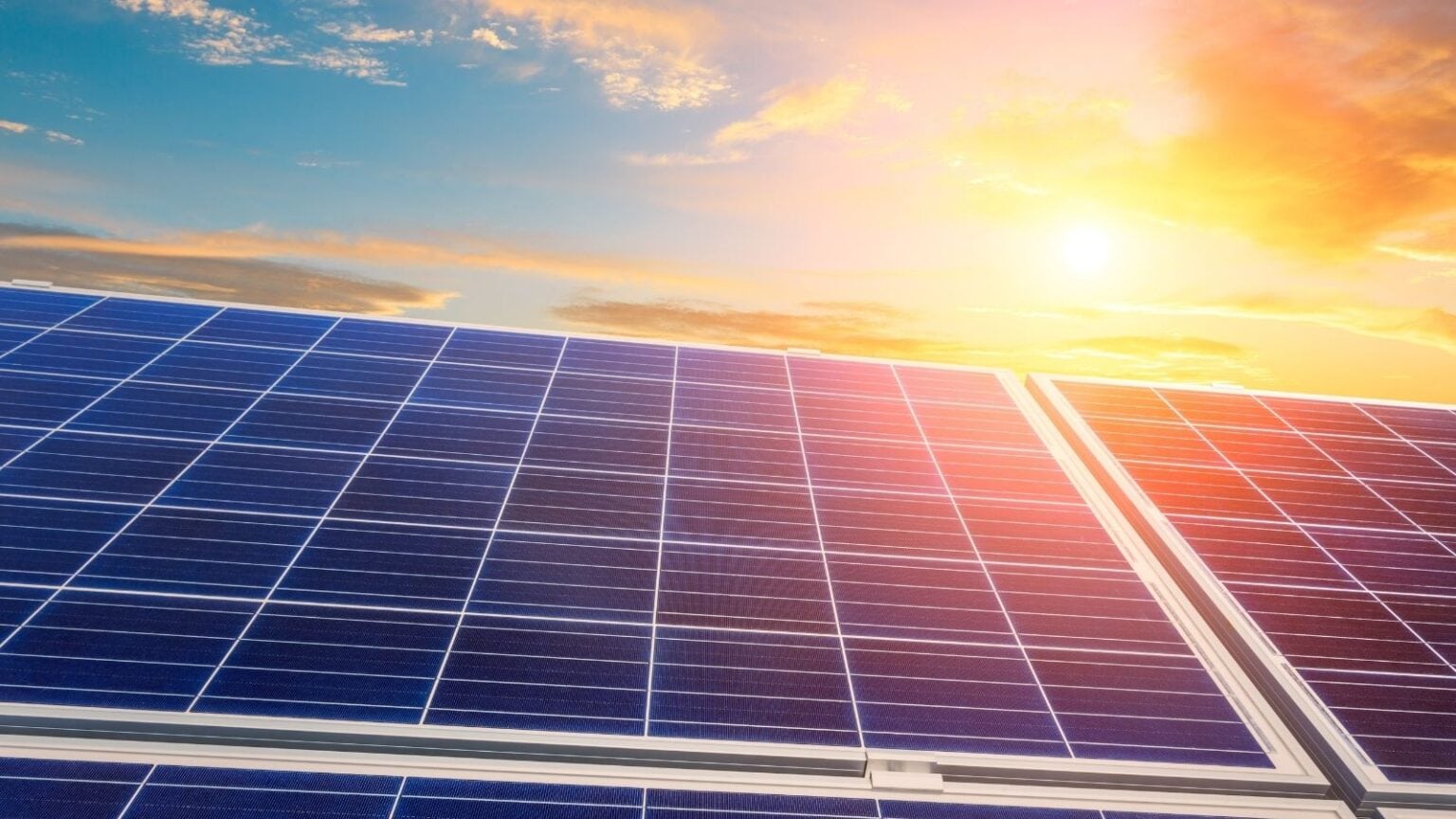 Prezzi dell'energia in calo: il solare continua a crescere