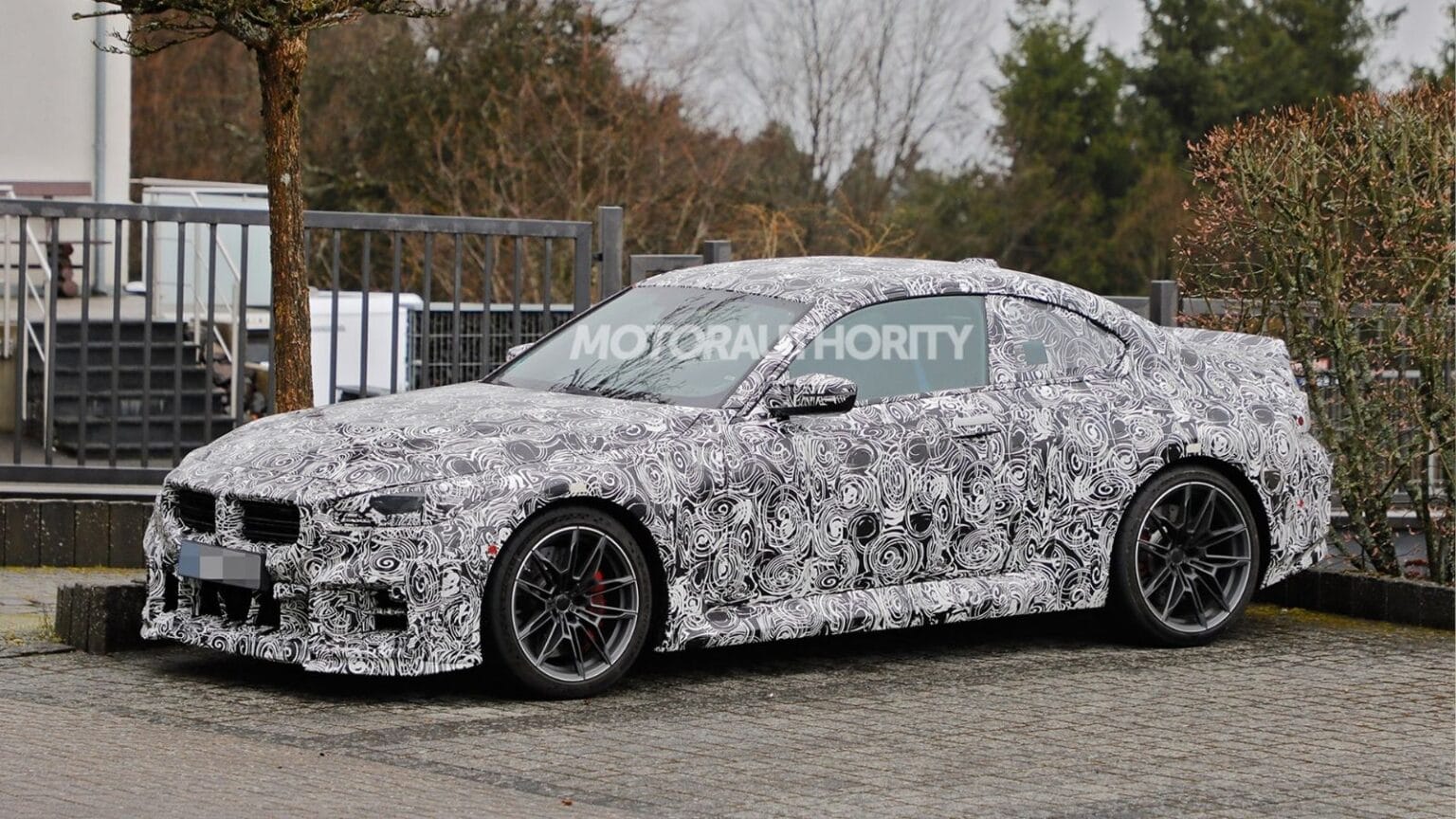 BMW M2 CS, il ruggito si avvicina: compaiono foto spia