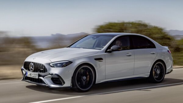 Mercedes-AMG C63: il modello a sei cilindri è pronto a tornare