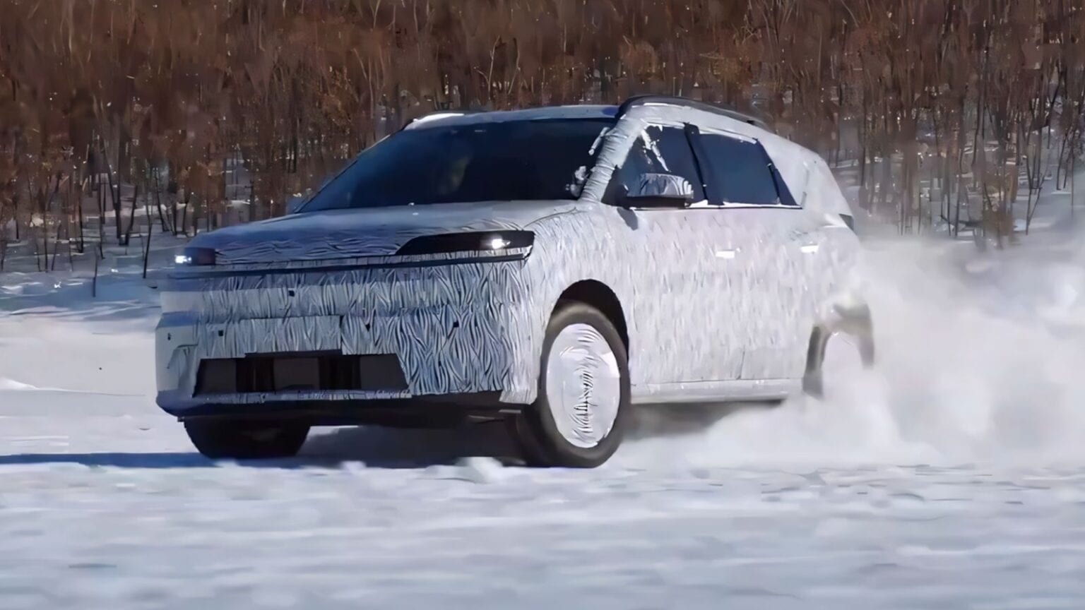 Hyundai svela il misterioso SUV “OE”: quale modello è?